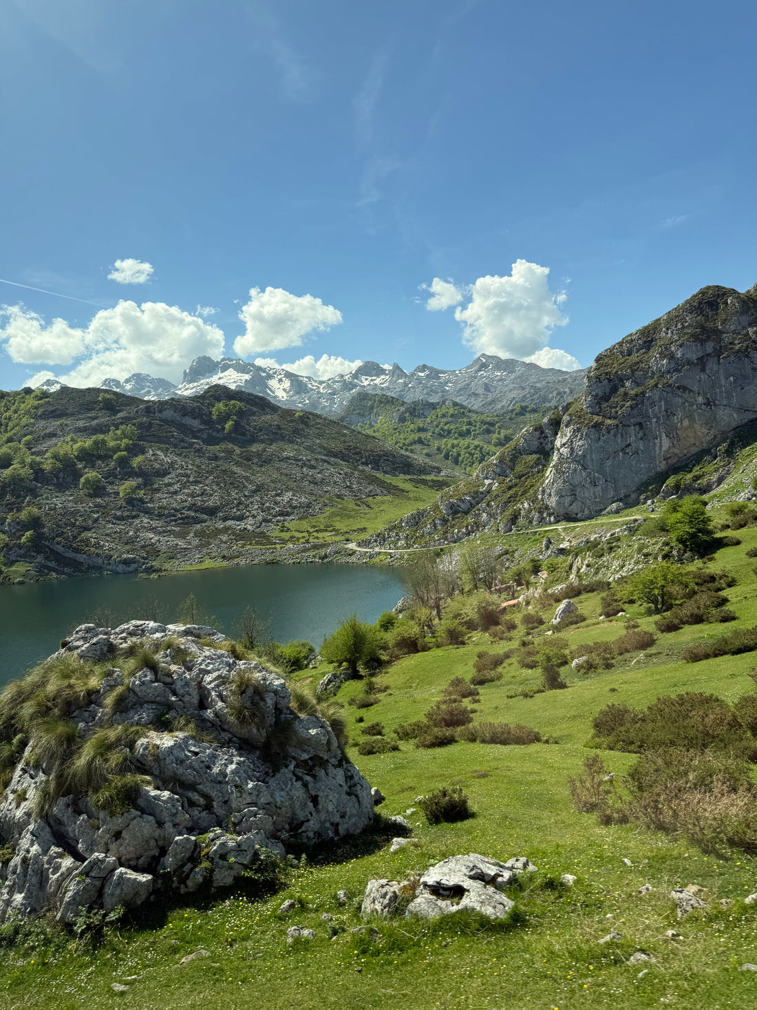 Sunshine & Los Lagos de Covadonga